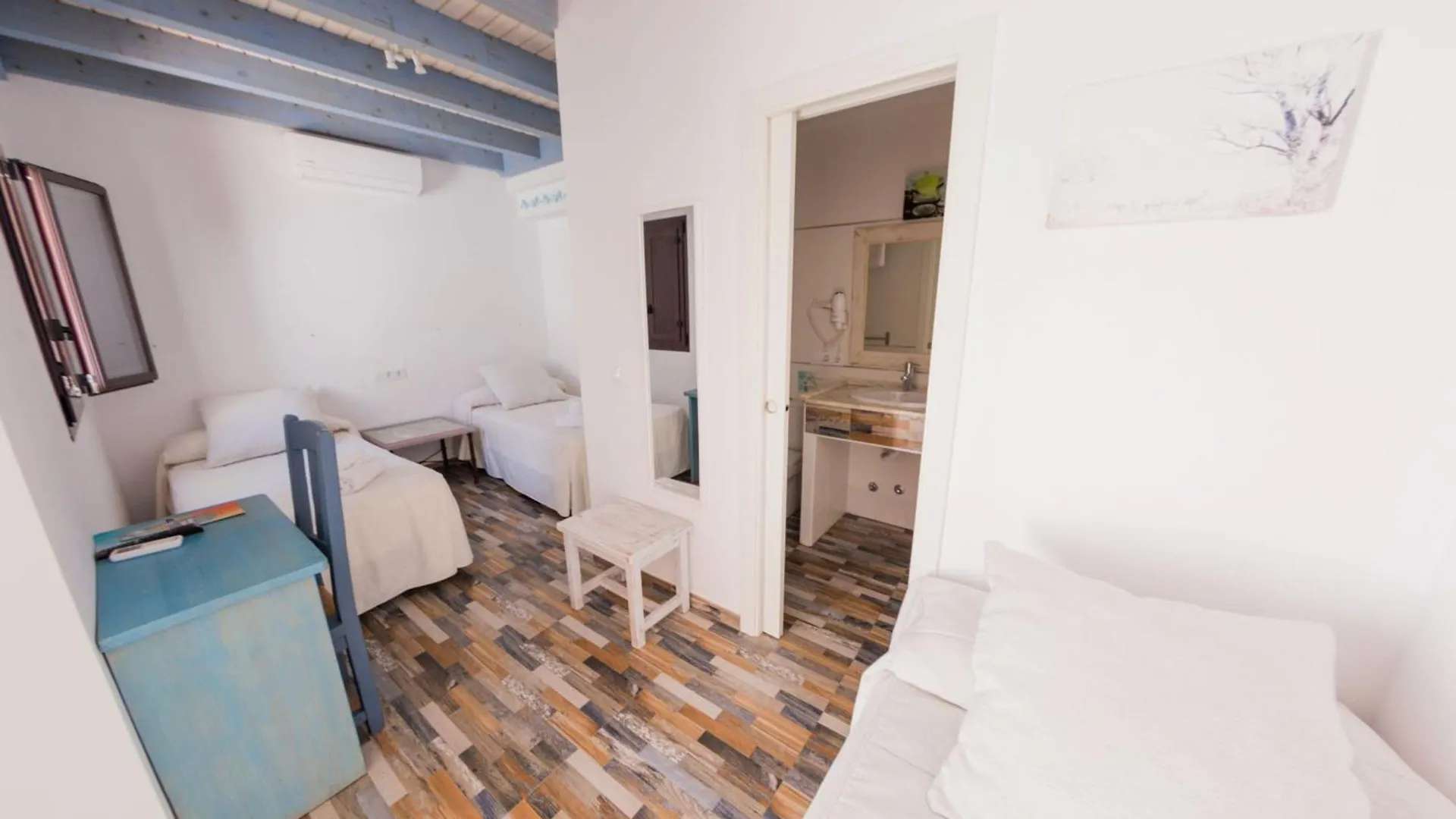 Hotel La Torre Tarifa 2*,  Spain